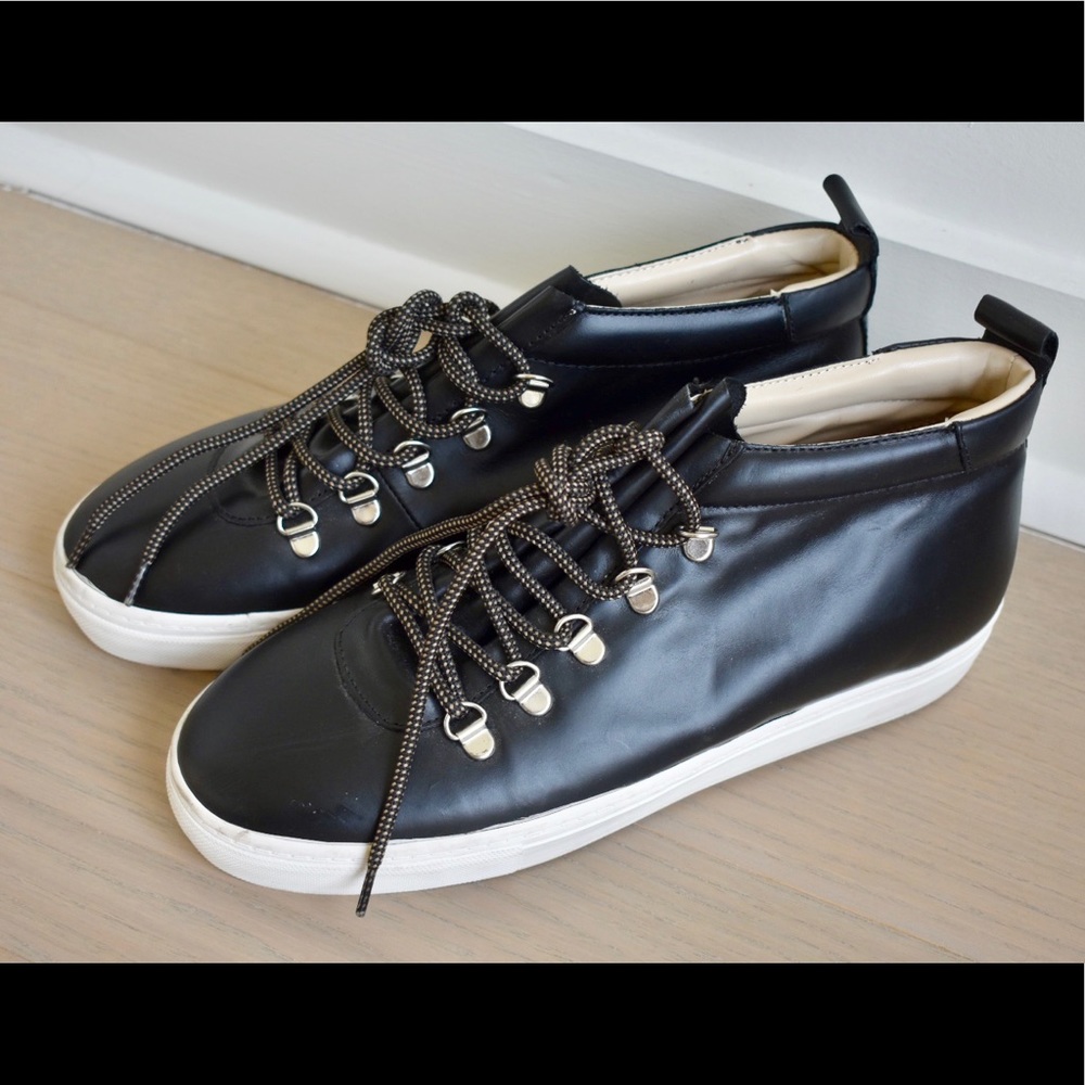 Women’s Zara Black Sneakers in PERFECT Condition.